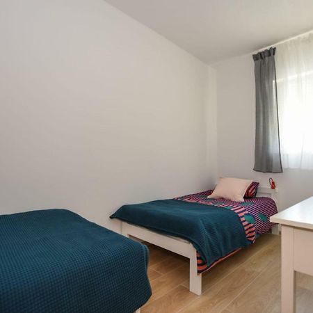 Apartments Milena 8 Мандре Экстерьер фото