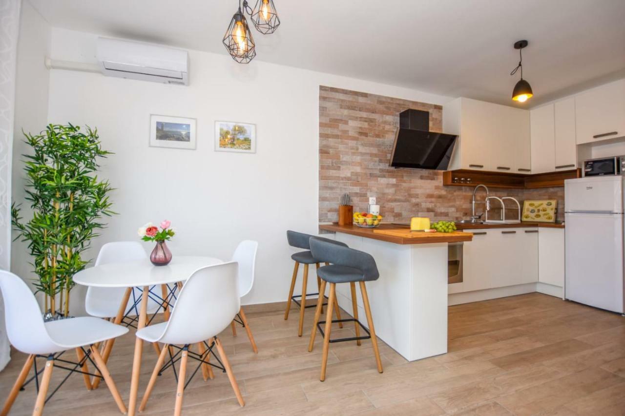 Apartments Milena 8 Мандре Экстерьер фото