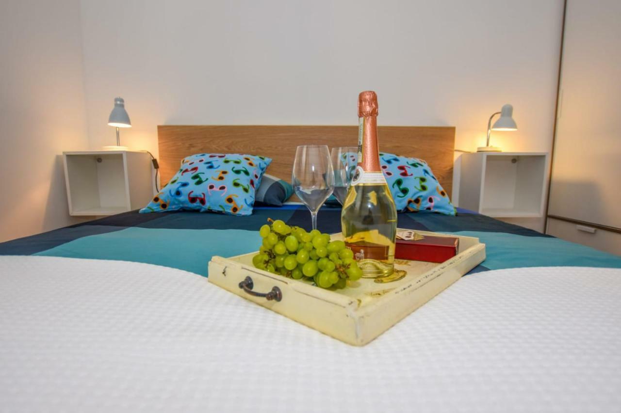 Apartments Milena 8 Мандре Экстерьер фото
