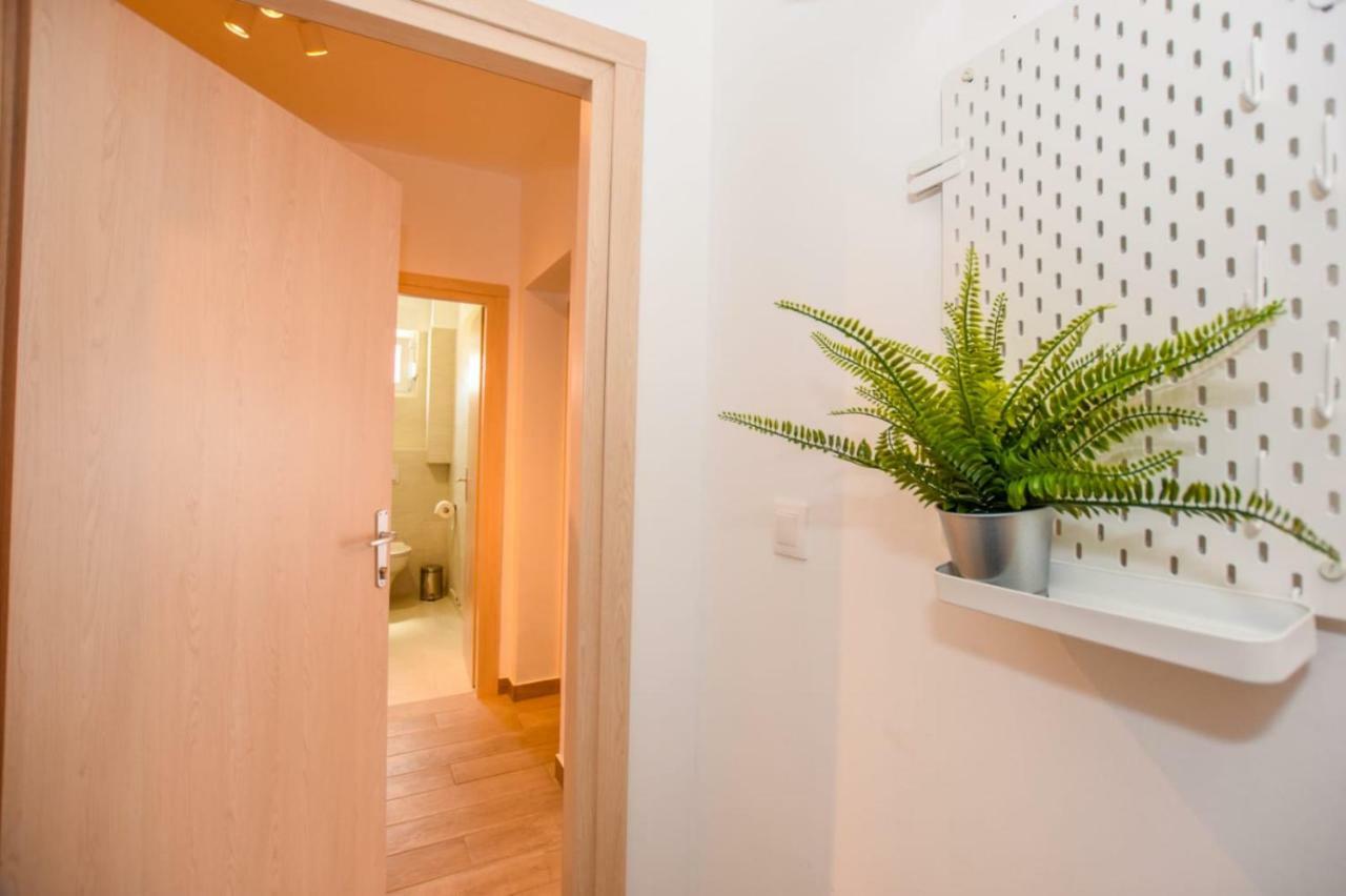 Apartments Milena 8 Мандре Экстерьер фото