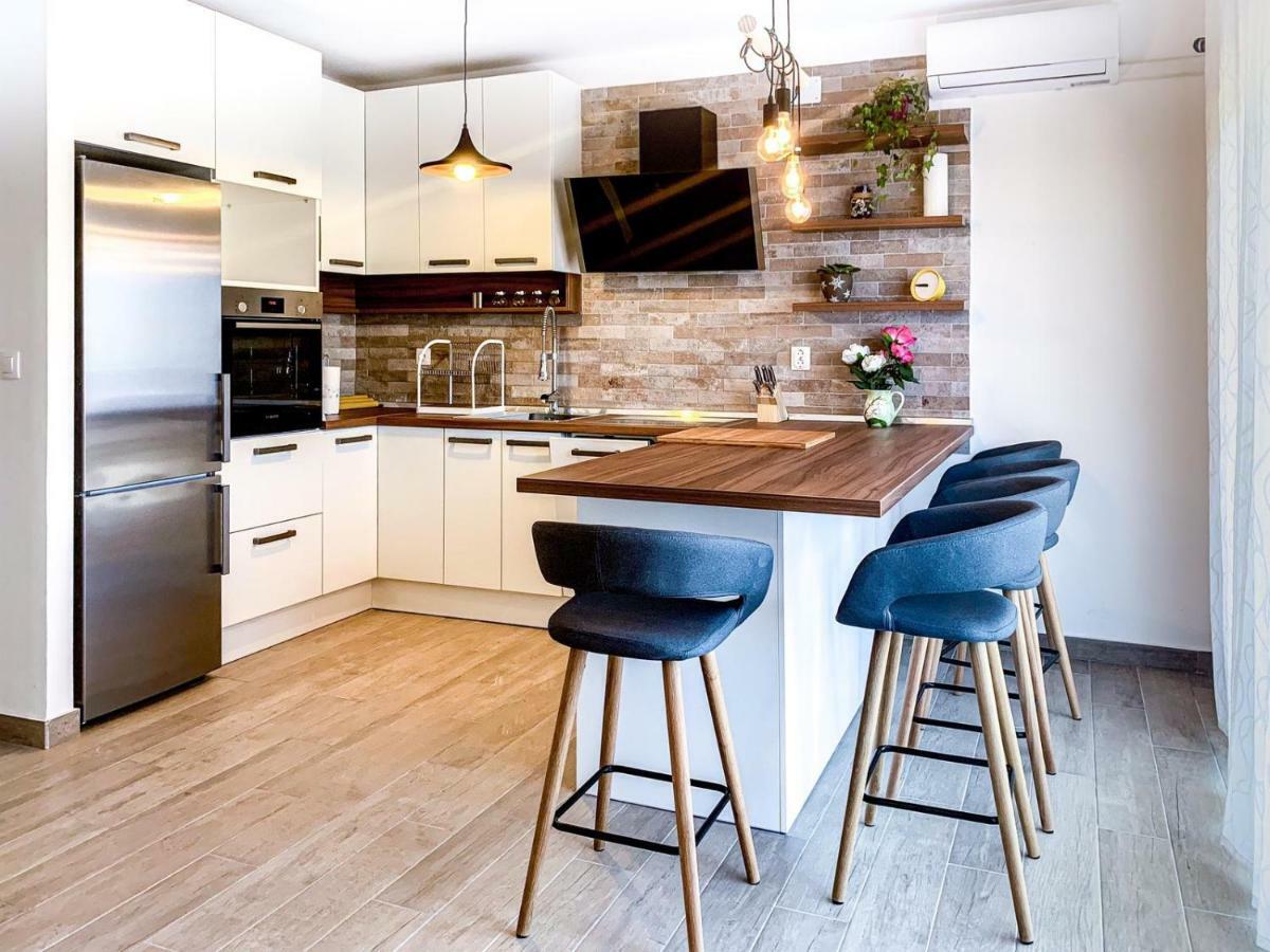 Apartments Milena 8 Мандре Экстерьер фото