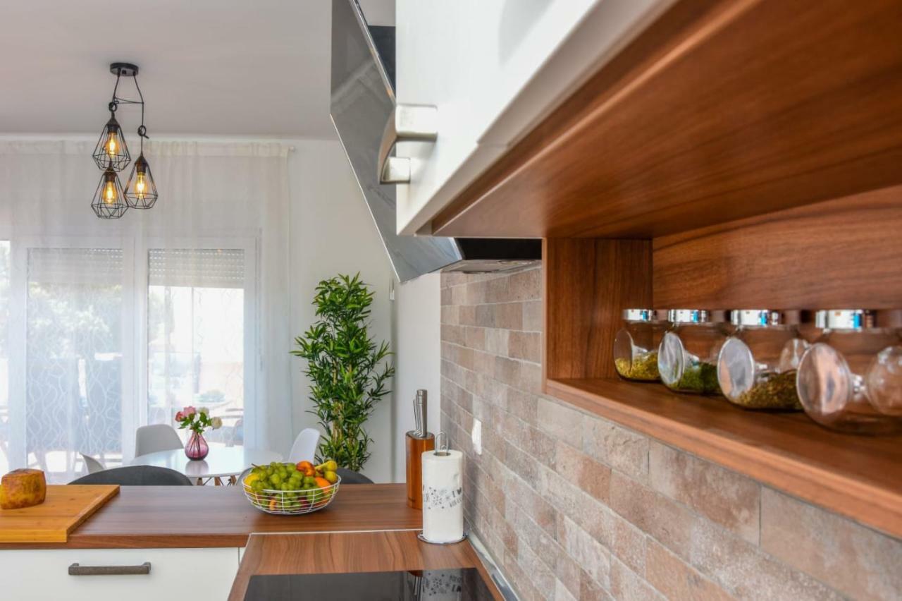 Apartments Milena 8 Мандре Экстерьер фото